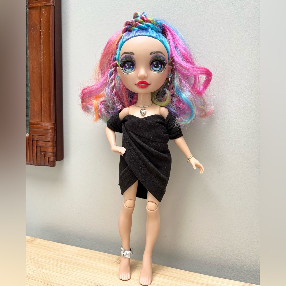 Rainbow High Fashion Doll with Black Dress AMAYA REINE